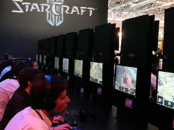 #001Υͥ/GamescomϡStarcraft II: Wings of LibertyפΥ󥰥ץ쥤ѥڡ󤬽