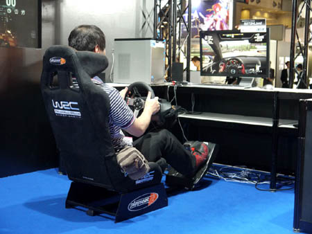 TGS 2010Ͽ͵PC14ȥʴĶǥץ쥤Ǥ㤦Gaming PC Worldץ֡ݡ