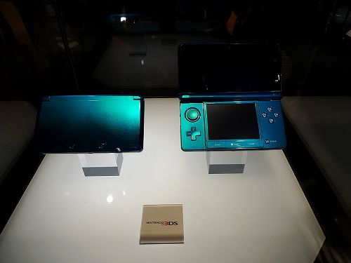 E3 2010E3 2010οϡɡ˥ƥɡ3DS򤤤᤯äƤ