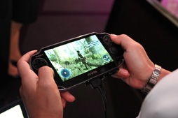 TGS 2012PS VitaʤǤϤΥå֥ ꡼III ǥ Хƥץץ쥤ݡ