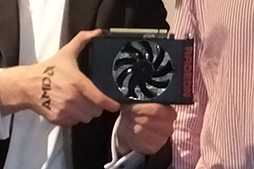 Radeon R9 Fury XĤȯ¨ڤ졣ոǳŤ줿ܽޤ뿷GPUħ̥Ϥ⤹ȯ䵭ǰ٥Ȥݡ