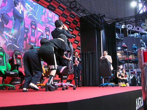 TGS 2019ϡߤRacing in TGS ɥ餱ΥԥåפǤAKRacingפΰŪʰ괶