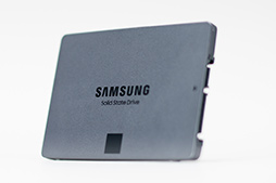 SamsungQLCSSDSSD 860 QVOץӥ塼ǽ㲼̤ˤSATA³SSDϥޡ֤ͤΤ