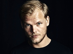 AVICII InvectorEncore EditionפΥإ֥ȥӥ塼ȥȥ쥤顼Heavenζʤˤ碌˷ȤäAviciiͻҤǤ