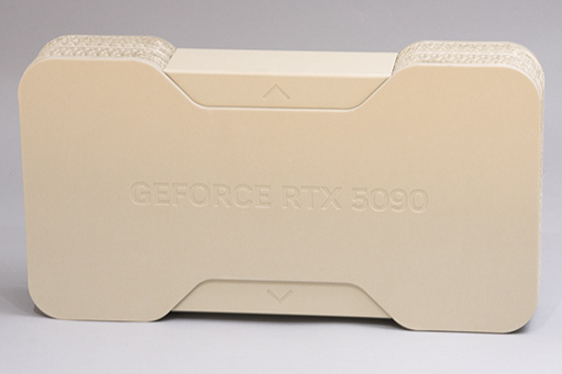  No.005Υͥ / ̿ǸGeForce RTX 5090 Founders Editionס¿ѹ¤κѤ2åȤθߤ¸GeForce